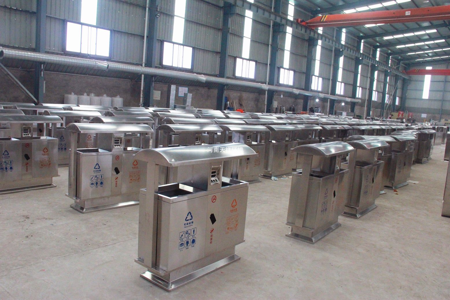 不銹鋼分類(lèi)垃圾桶新鮮出爐啦！